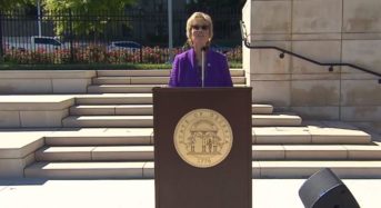 조지아 코로나 확진, 절반은 학교가 원인