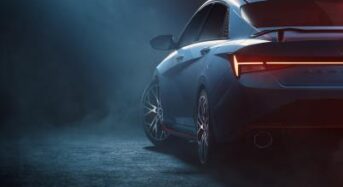 현대차, 아반떼N 티저 공개…”진정한 일상의 스포츠카”