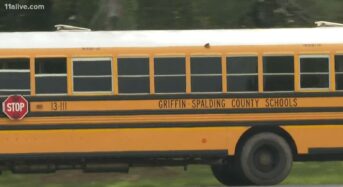 스쿨버스 기사 3명 코로나 사망…원격수업 전환