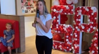 속옷회사 CEO, 매각후 직원들에 한 선물은?