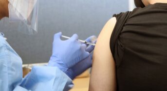 미국, 올가을 코로나19·독감 백신 동시접종 추진