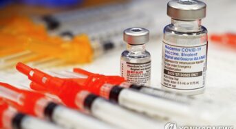 FDA, 코로나19 신규 백신 승인…”고령자는 꼭 맞아야”