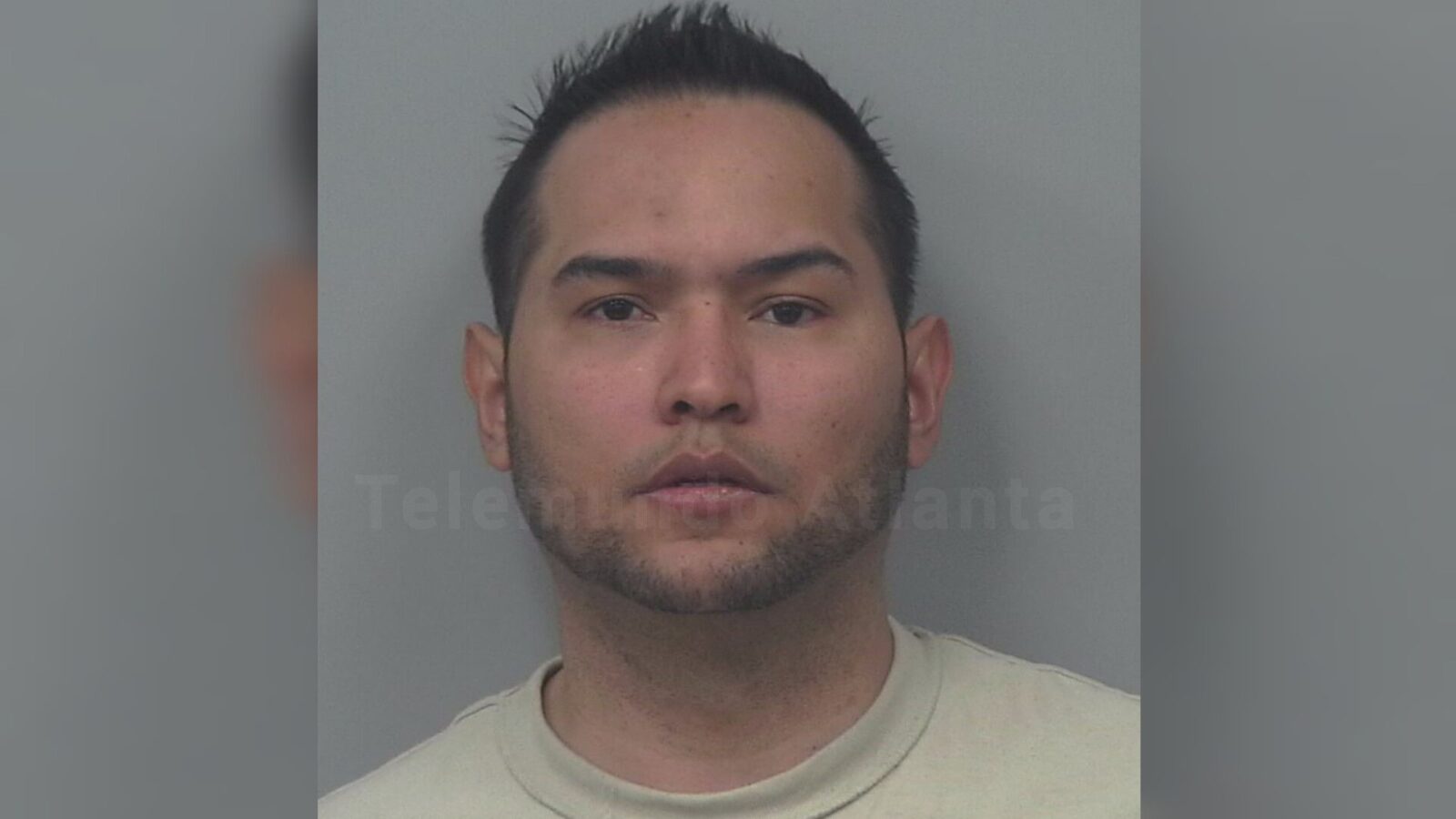 의붓딸 방·욕실에 몰래카메라 설치한 계부 체포